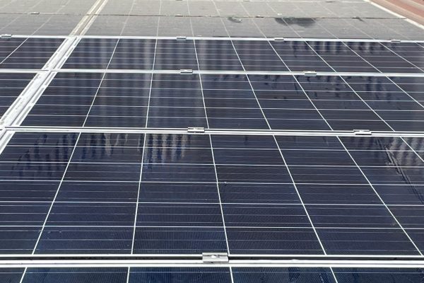 Modernes Reinigungsequipment für Dach- und Glasflächen